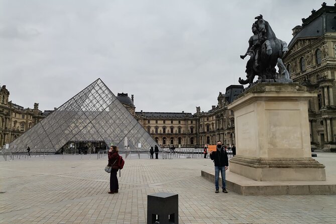 Louvre Museum Guided Tour Options with Timed Entry - Entering the museum with timed access