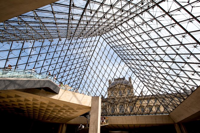 Louvre Museum Guided Tour Options with Timed Entry - Group size, sound, and personal attention