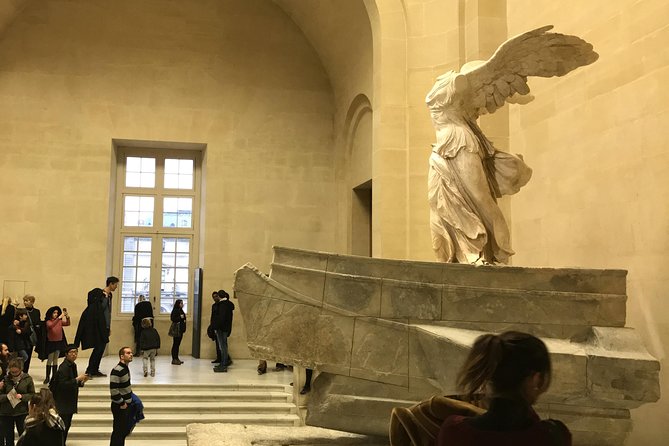 Louvre Museum Masterpieces Guided Tour - What the small group changes