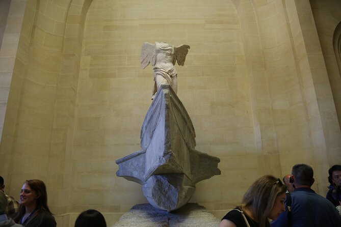 Louvre Museum Masterpieces Guided Tour with Access - Group size, private options, and the pace
