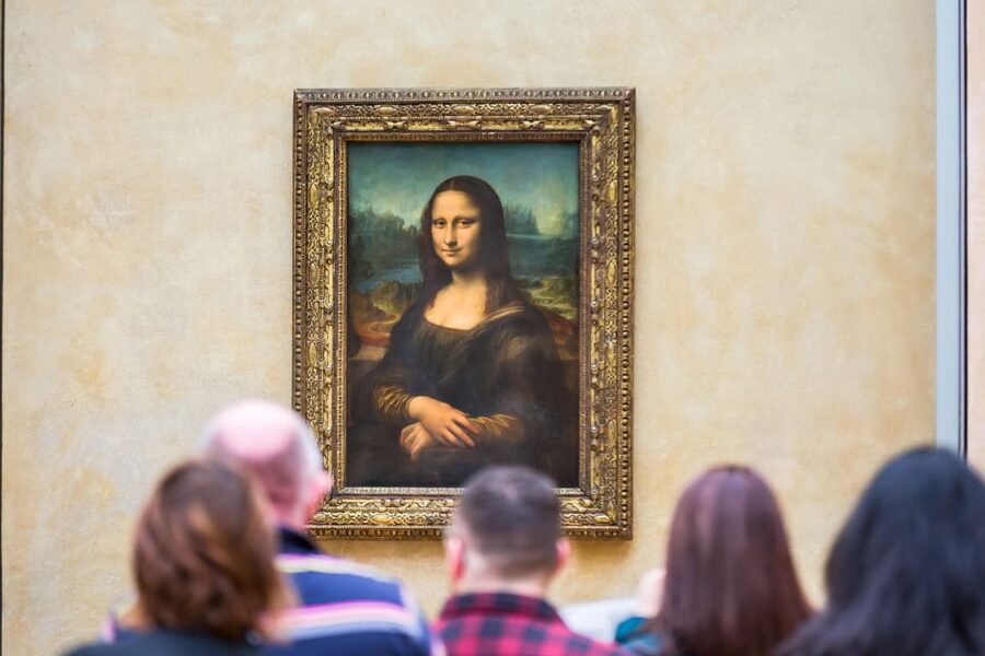 Magnificent tour of the Louvre + Mona Lisa pass - Your free time across the Louvre wings
