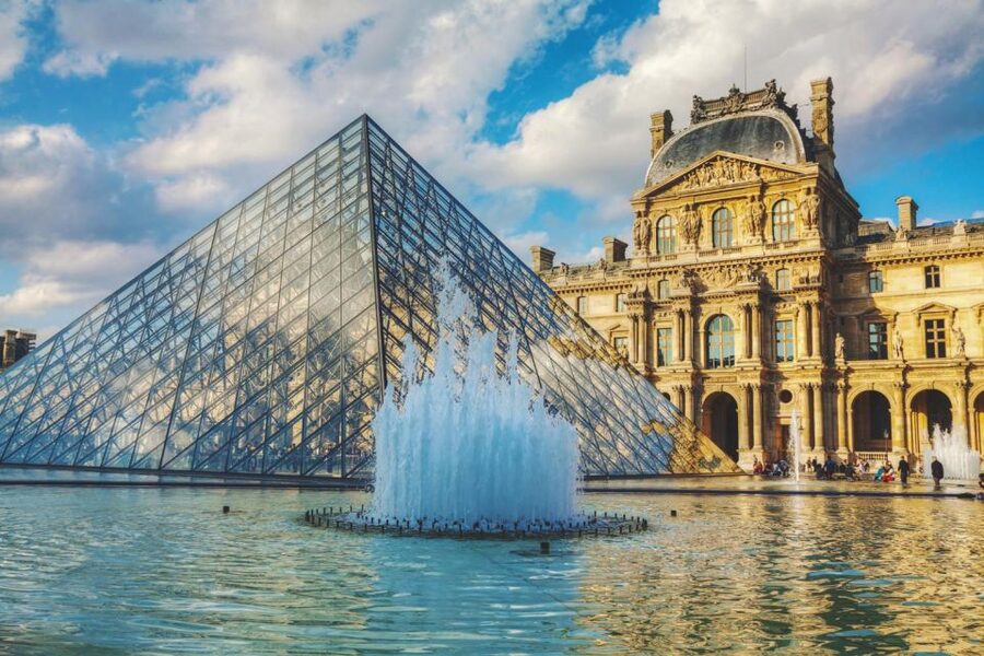 Magnificent tour of the Louvre + Mona Lisa pass - Timing changes you need to understand