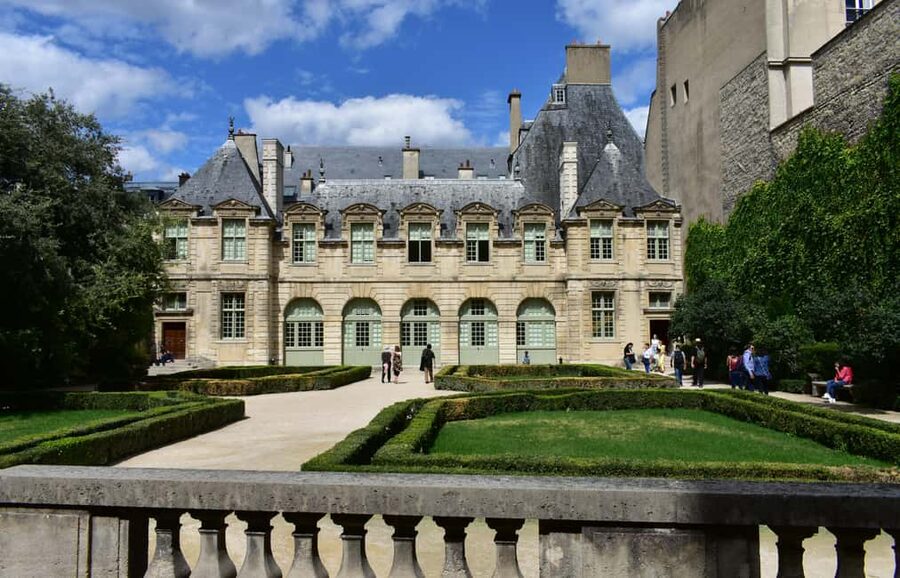Marais: Discover the Medieval Heart of Paris - Why the Marais rewards a guided walk