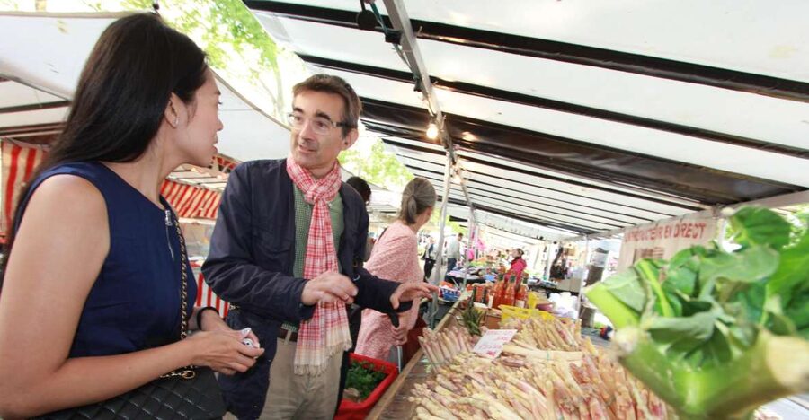 Market Visit and Cooking Class with a Parisian Chef - What happens during the two-hour cooking class