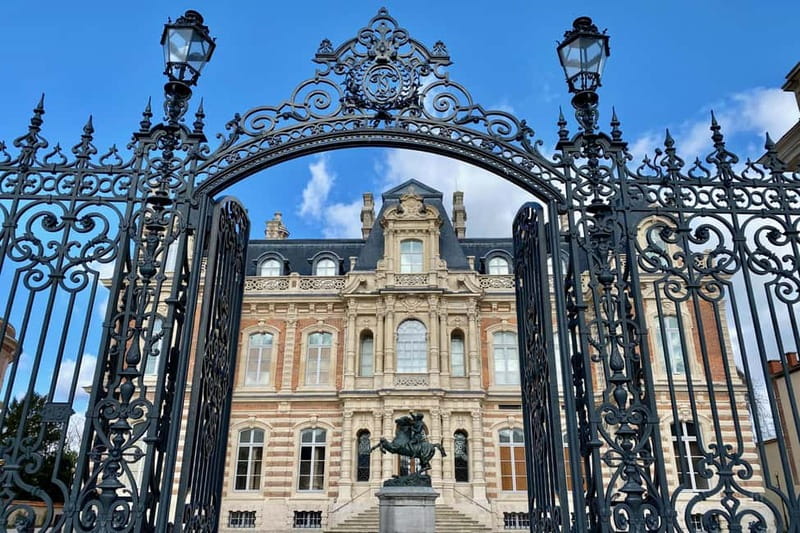 Moet et Chandon Veuve Clicquot Pommery Private Champagn Trip - How the package choices affect value