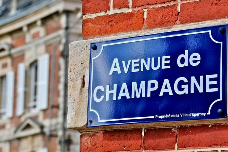 Moet et Chandon Veuve Clicquot Pommery Private Champagn Trip - Lunch and a short look at Épernay