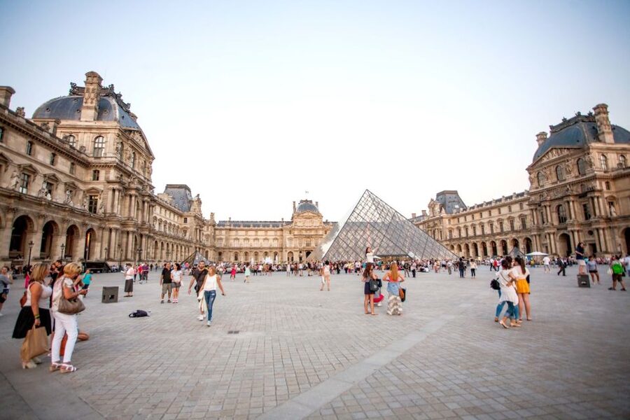 Mona Lisa & Louvre Masterpieces Tour with Reserved Access - The major sculptures and ancient collections