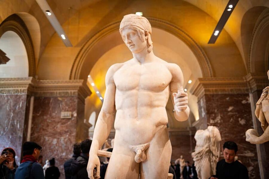 Mona Lisa & Treasures: 6-people Max Louvre Experience - Small details that make the visit easier