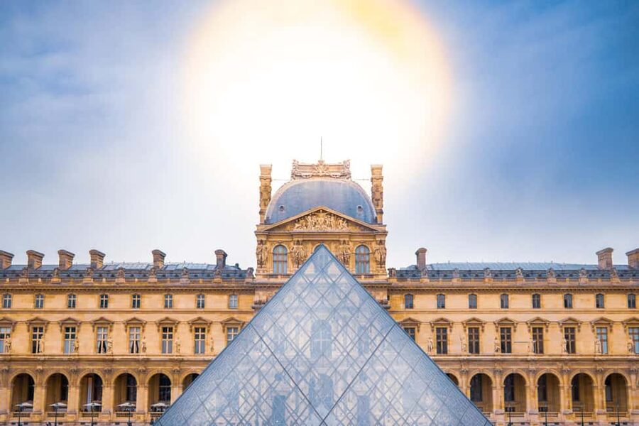 Mona Lisa & Treasures: 6-people Max Louvre Experience - The Mona Lisa, with more than a photo stop