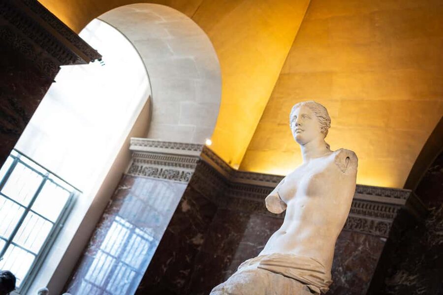 Mona Lisa & Treasures: 6-people Max Louvre Experience - Who will get the most from this experience