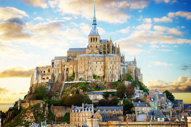 Mont Saint Michel Day Trip from Paris with English Speaking Guide - Four hours on the coach, with useful context