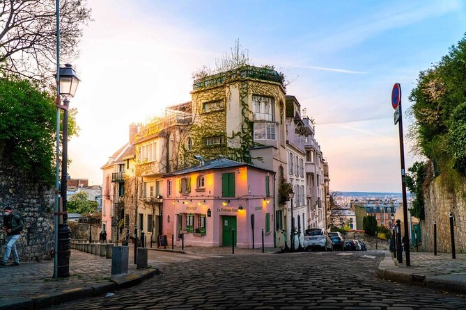 Montmartre and the Sacré-Coeur with the best guides in Paris - Should you book it?