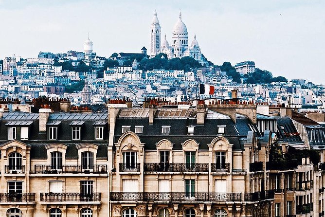Montmartre District and Sacre Coeur - Exclusive Guided Walking Tour - Place du Tertre and the old art quarter