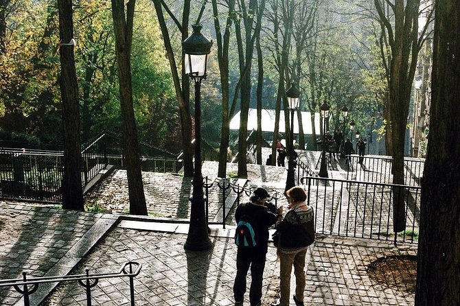 Montmartre District and Sacre Coeur - Exclusive Guided Walking Tour - Van Gogh, Rue Lepic, and the artists of Montmartre