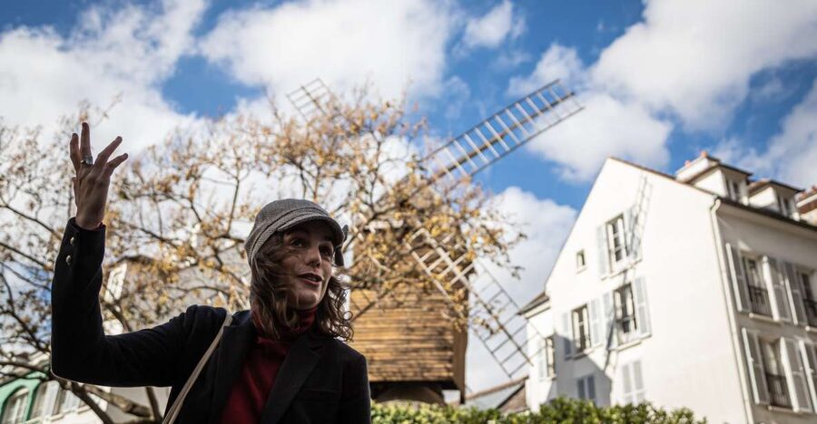Montmartre en chansons: tour with a professional singer - Why music changes a Montmartre walk