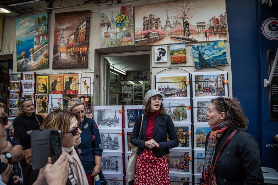 Montmartre en chansons: tour with a professional singer - What you get for $34