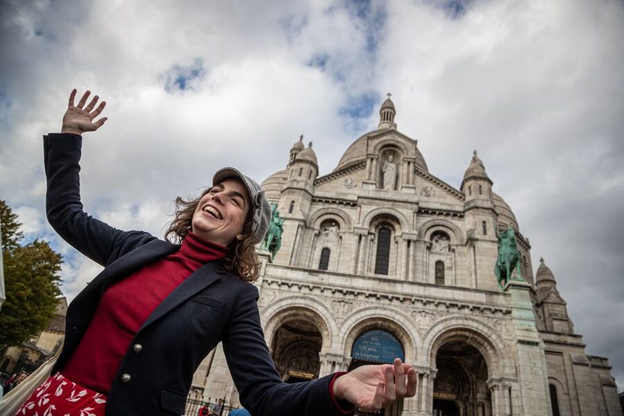 Montmartre en chansons: tour with a professional singer - Starting at Abbesses and the Wall of Love