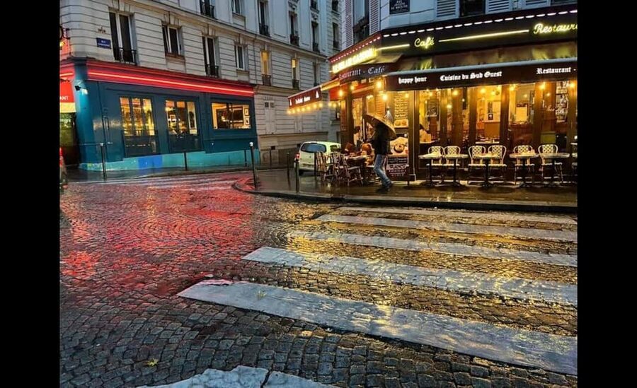 Montmartre for Art Lovers - Walking tour with Expert Guide - Place du Tertre and the sketching session