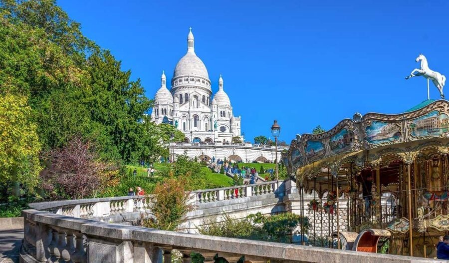 Montmartre: Guided Tour for Kids and Families - Artists at Place du Tertre