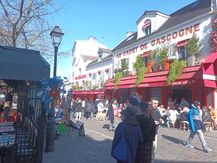 Montmartre: Guided Tour for Kids and Families - Abbesses, the Wall of Love, and a final ride