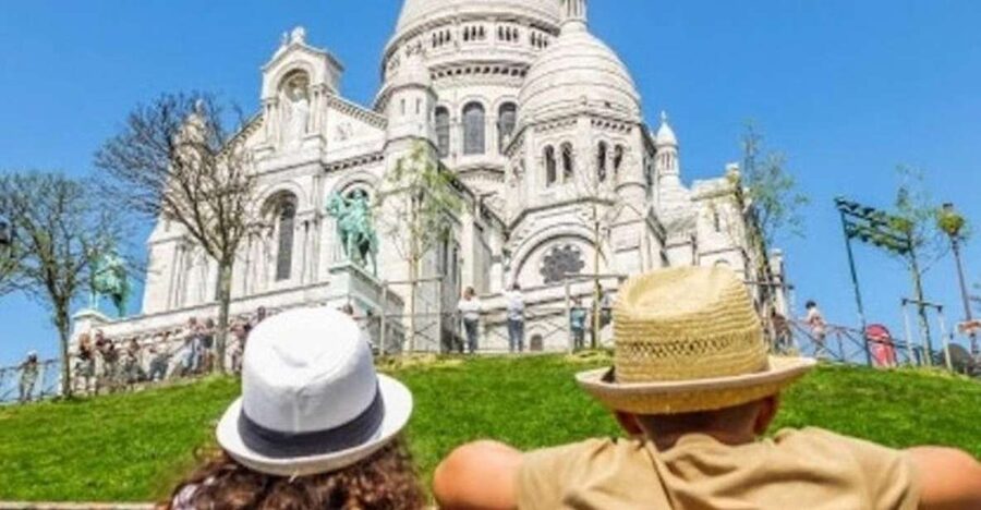 Montmartre: Guided Tour for Kids and Families - Meeting at Anvers and starting with a carousel