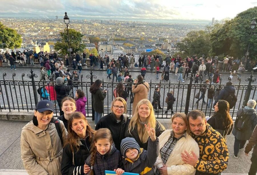 Montmartre: Guided tour to Sacré-Coeur - La Maison Rose and Montmartre’s odd stories
