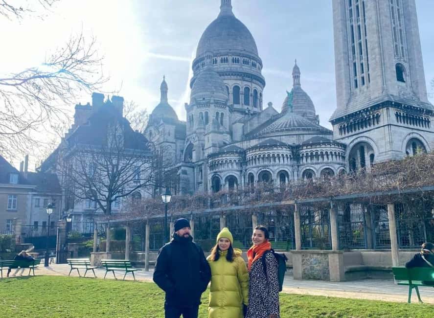Montmartre: Guided tour to Sacré-Coeur - The last windmills and a vineyard on the hill