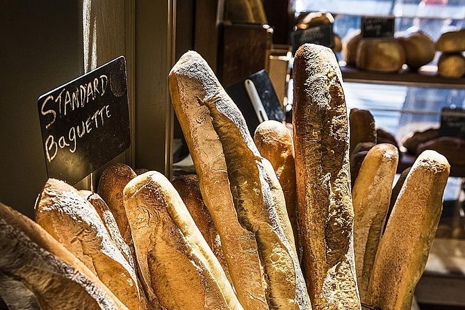 Montmartre Hidden Gems and Scenic Highlights Walking Tour - Dalida, La Maison Rose, and the photo-friendly corners
