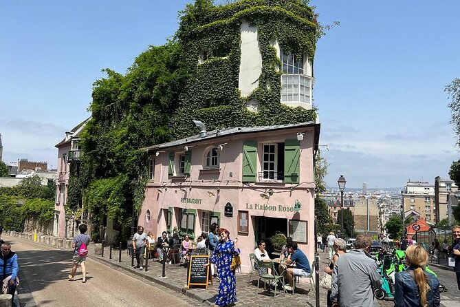 Montmartre Hill French Gourmet Food and Wine Tasting Walking Tour - The Wall of Love and a pause for the heart