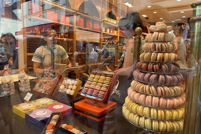 Montmartre Hill French Gourmet Food and Wine Tasting Walking Tour - Why the guide can make or break the afternoon