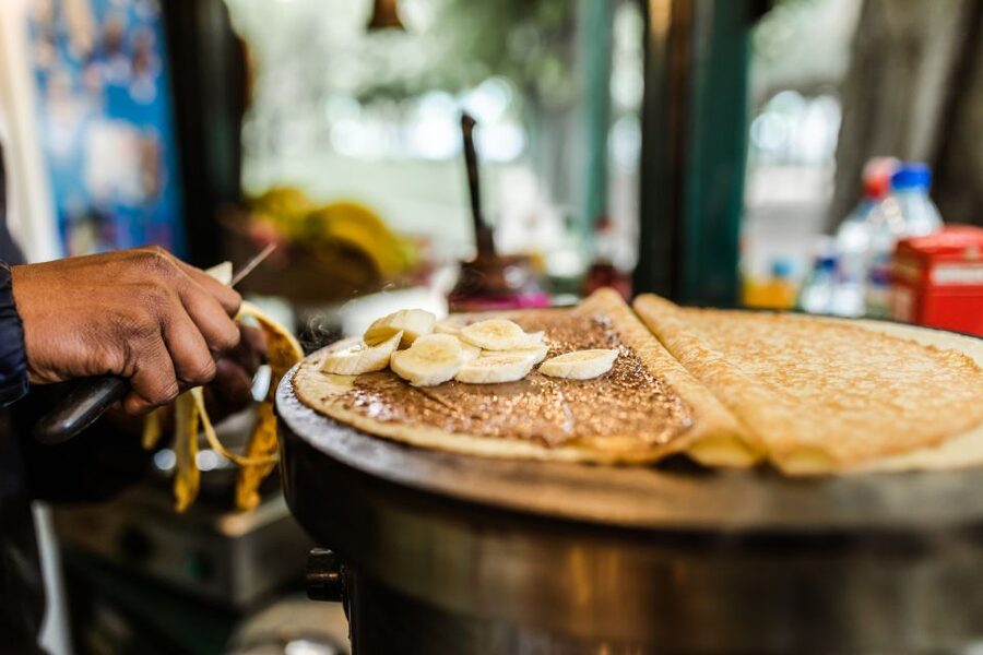 Montmartre, Paris: The Locals' Favorite Arrondissement - Starting in the steep streets of Montmartre