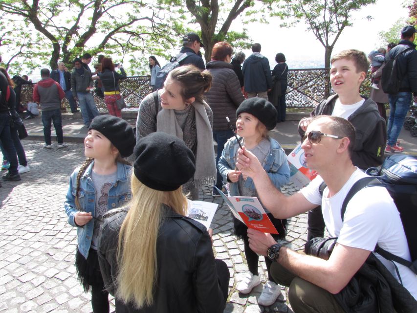 Montmartre: Private Treasure Hunt for Families and Kids - Solving the final riddles in the gardens
