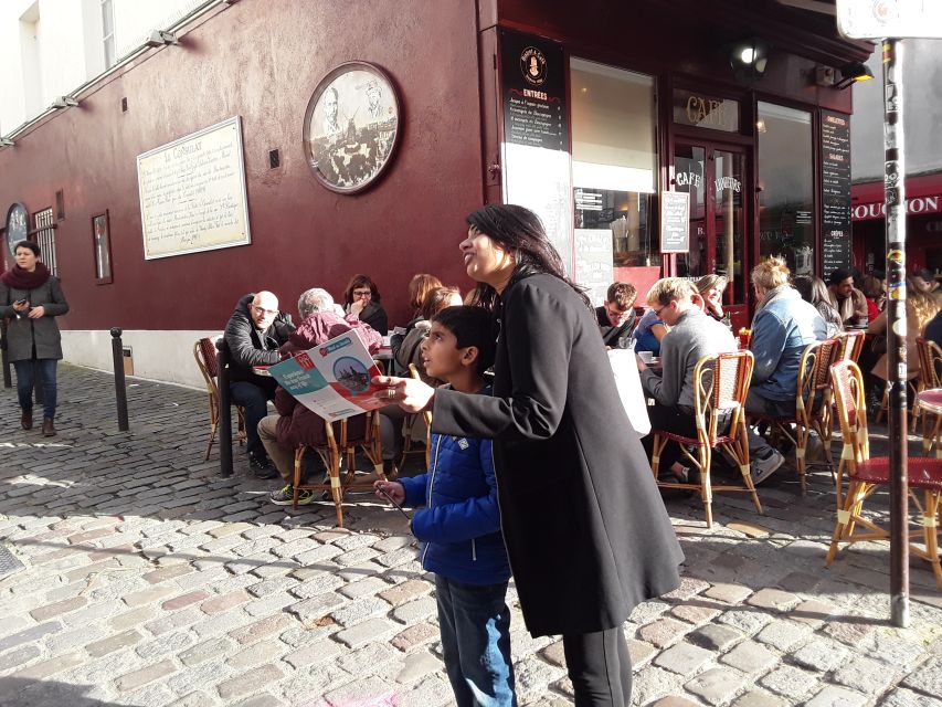 Montmartre: Private Treasure Hunt for Families and Kids - Meeting at Anvers and heading uphill