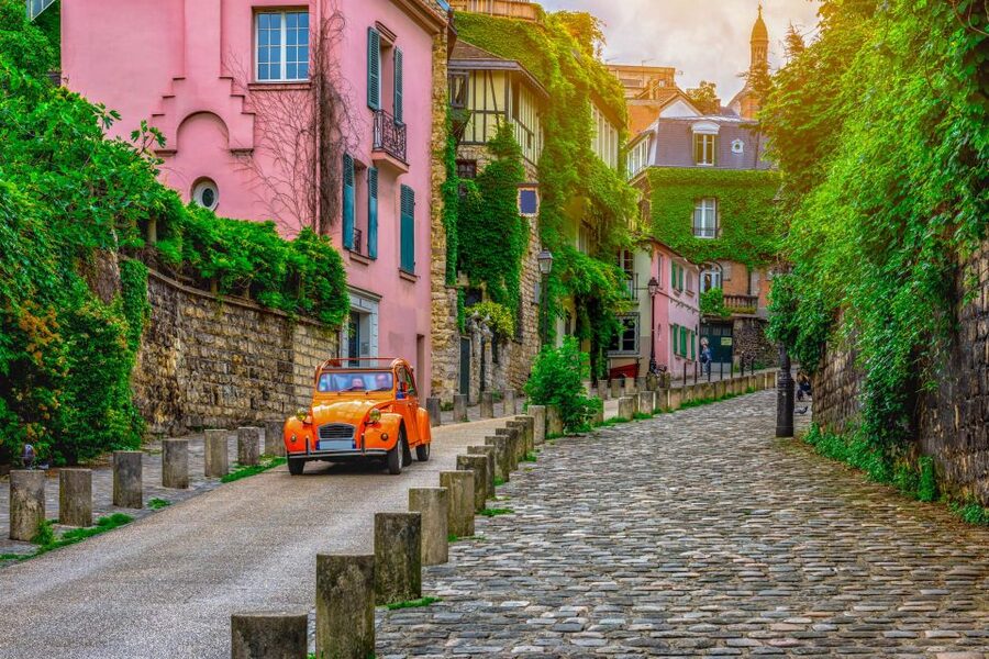 Montmartre & Sacré Coeur: 2.5-Hour Walking Tour - Place du Tertre and the working artist tradition
