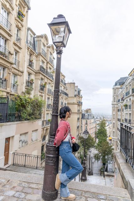 Montmartre Sacre Coeur area photoshoot by Paris photographer - Meeting Syed at 55 Rue Lamarck