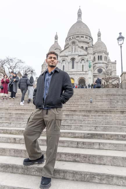 Montmartre Sacre Coeur area photoshoot by Paris photographer - Cancellation and Booking Flexibility