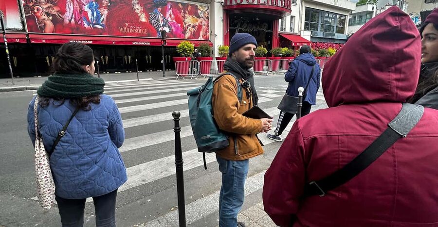 Montmartre Walking Tour: A Journey Through Art and History - Why Montmartre works best as an art walk