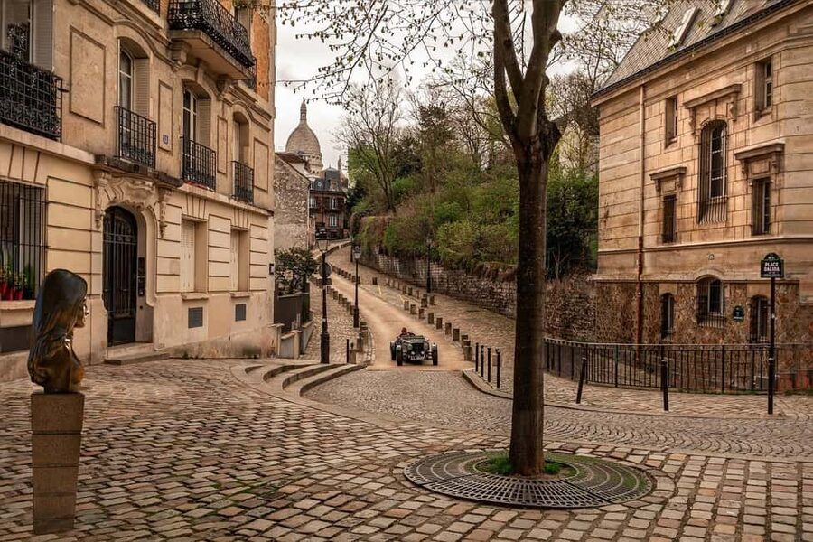 Montmartre Walking Tour with a Local Guide - Is $27 a fair price?