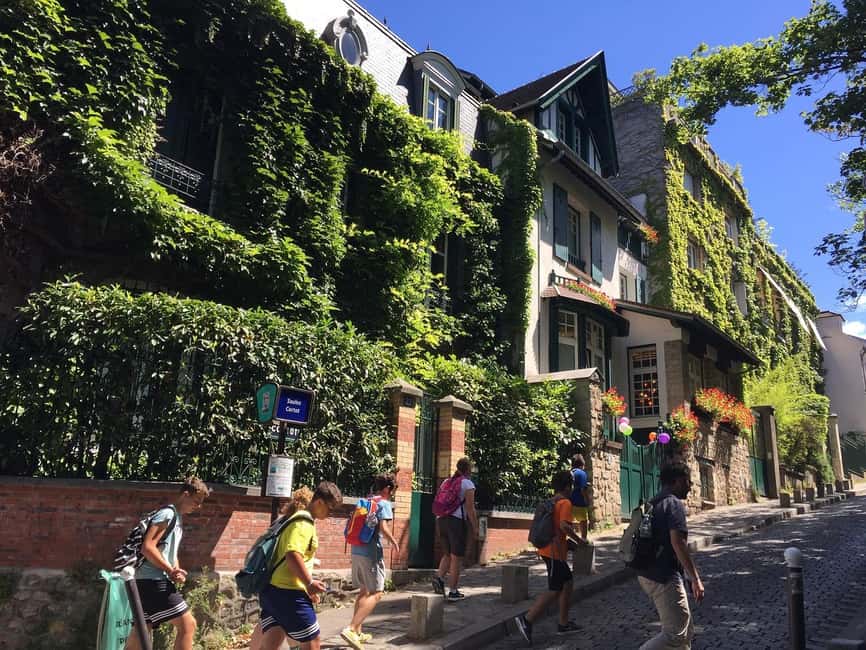 Montmartre Walking Tour with a Local Guide - Place du Tertre, where painters still work