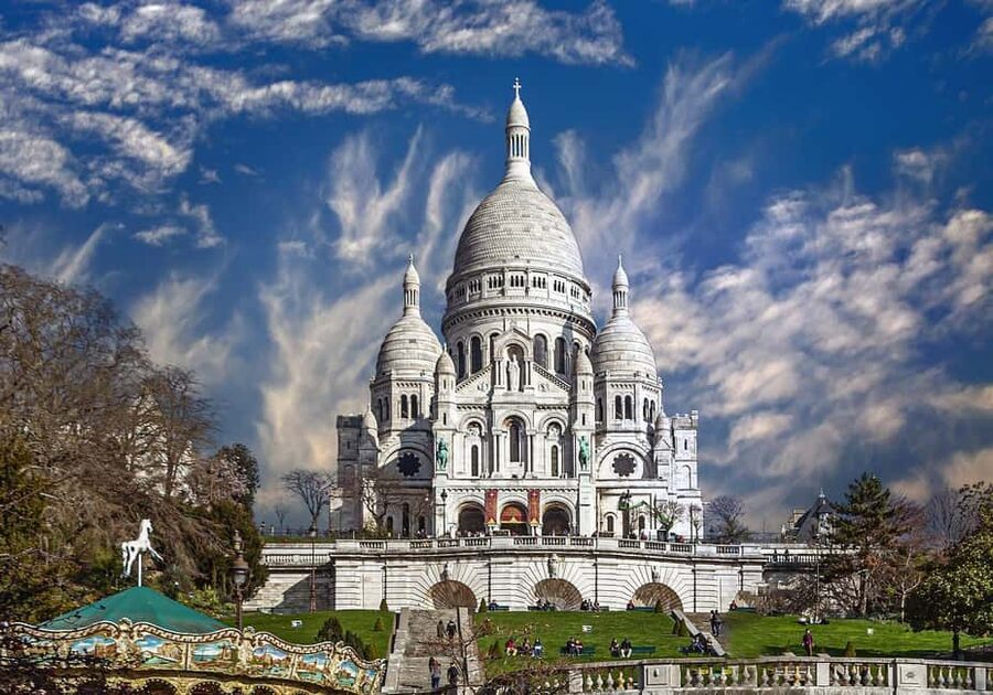 Montmartre Walking Tour with a Local Guide - Stories at the Wall of Love