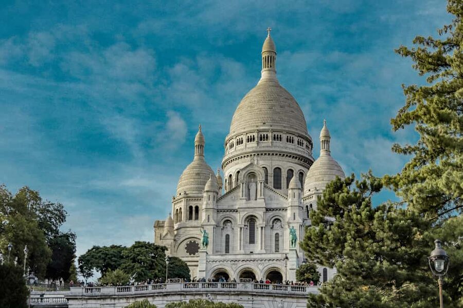 Montmatre Walking Tour: the essential highlights+ - Moulin de la Galette and the Belle Époque Mood