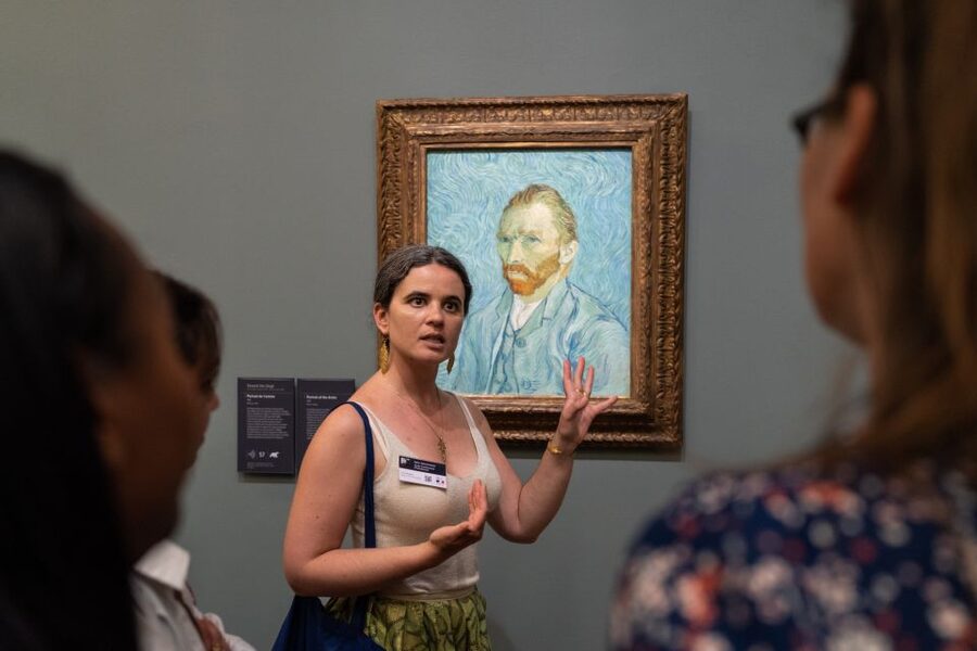 Musée d’Orsay: Guided Impressionist Tour & Gourmet Lunch - Inside the galleries with an English-speaking guide