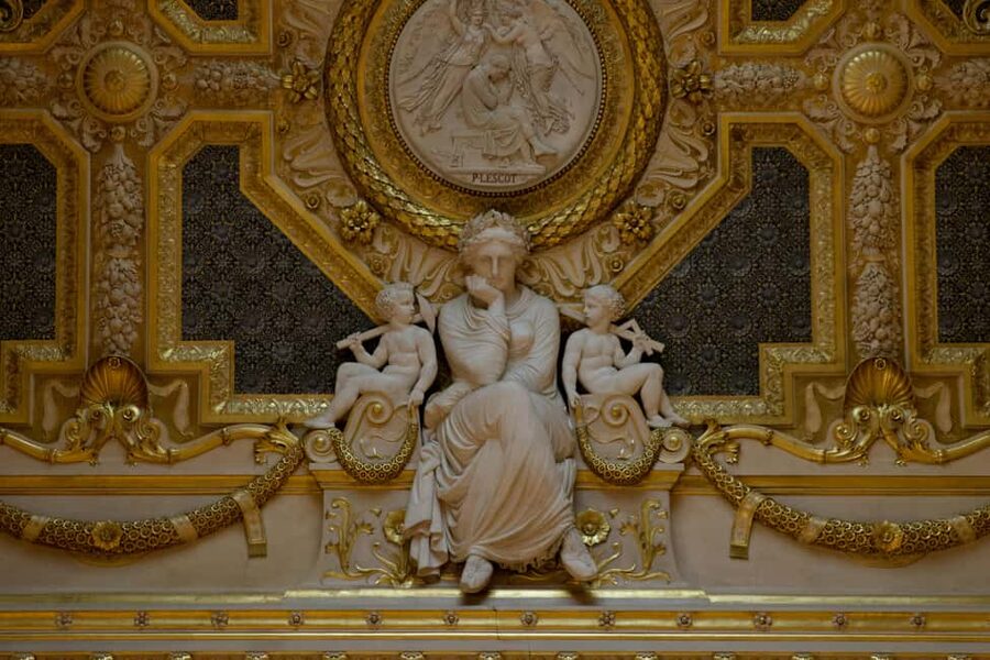 Night at the Louvre Museum: 6-people Max Guided Exploration - Booking flexibility and language