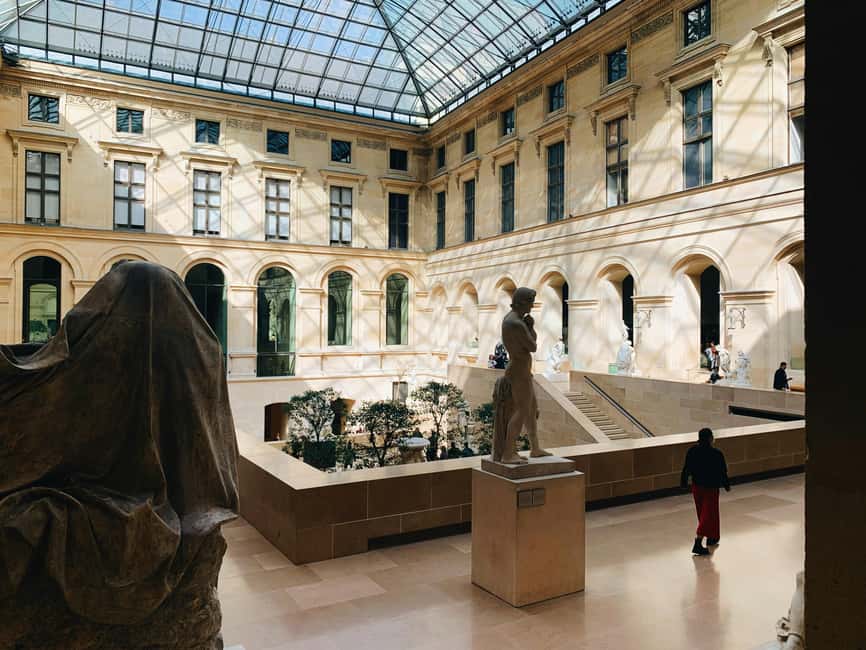 Night at the Louvre Museum: 6-people Max Guided Exploration - Price and what you receive for $181