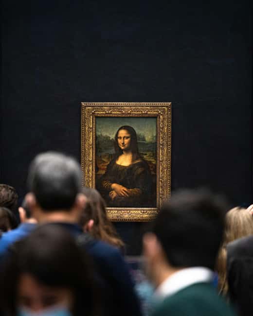 Night at the Louvre Museum: 6-people Max Guided Exploration - Stairs, warmth, and accessibility