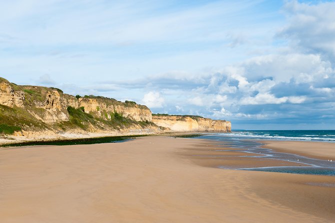Normandy D-Day Beaches and American Cemetery Day Trip from Paris - Omaha Beach: a short stop with enormous meaning