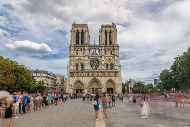 Notre Dame Cathedral: Exterior Guided Tour & Unscheduled Access - What you are really paying for at Notre Dame