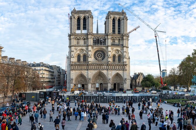 Notre Dame Cathedral: Exterior Guided Tour & Unscheduled Access - Who should book this experience