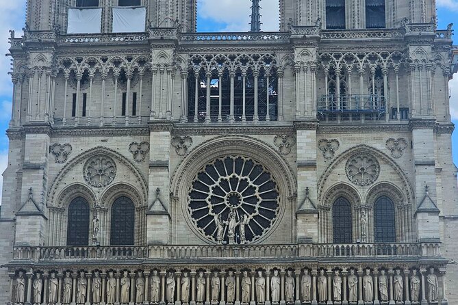 Notre Dame Outdoor Walking Tour and Entrance to Sainte Chapelle - Entering Sainte-Chapelle after the outdoor walk