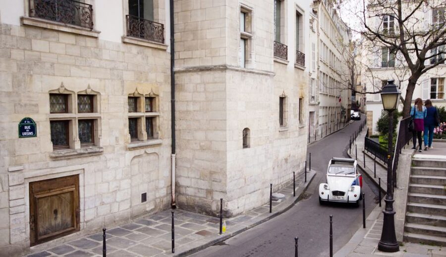 Off-the-Beaten Track in Paris: 2-Hour Vintage 2CV Tour - Roman Paris at the Arènes de Lutèce